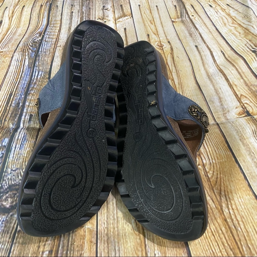 Dansko Women's Blue Beaded Thong Sandals - Picture 5 of 5